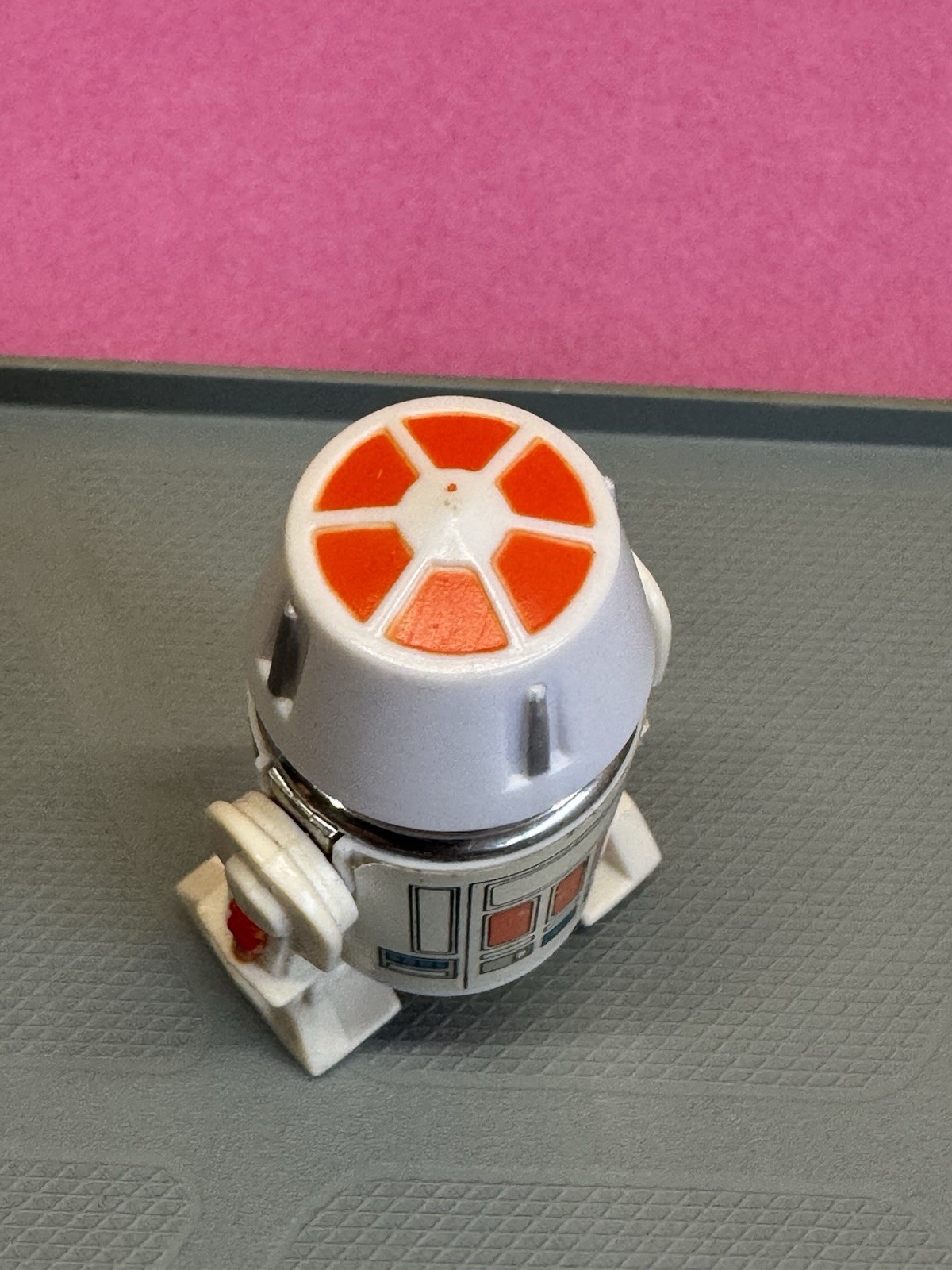 R5-D4 (Arfive-Defour) sold