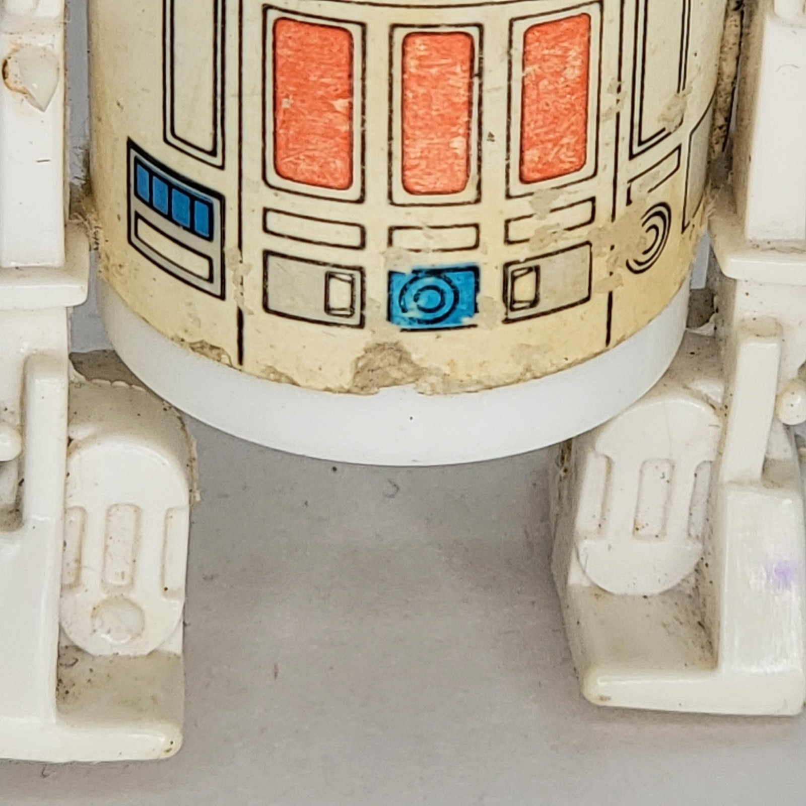 R5-D4 (Arfive-Defour) sold