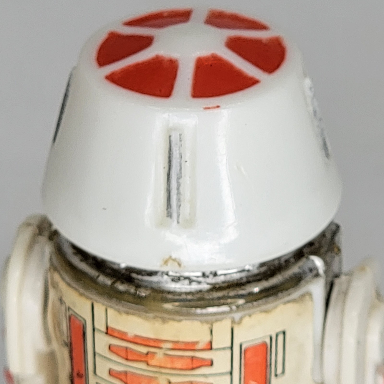 R5-D4 (Arfive-Defour) sold