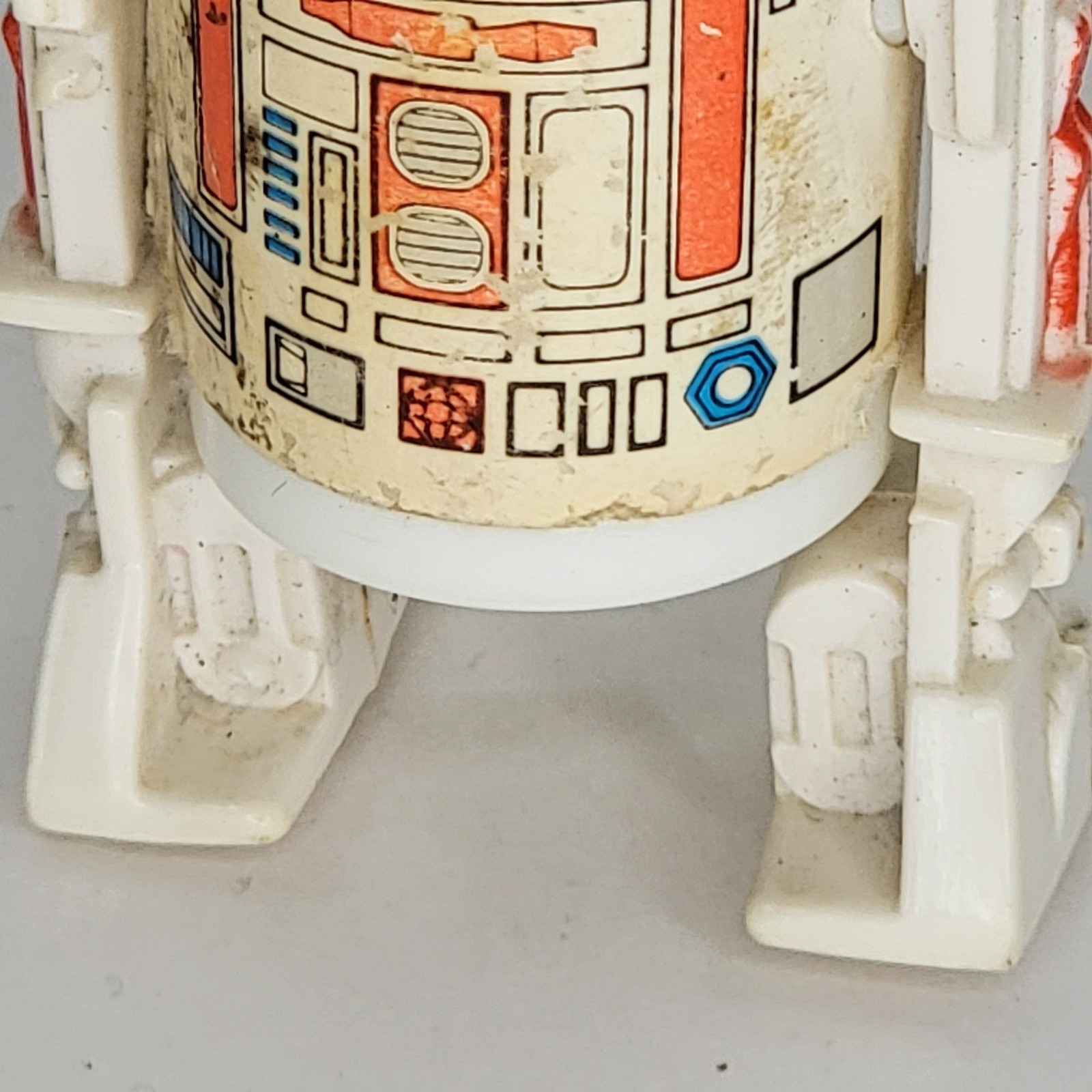 R5-D4 (Arfive-Defour) sold