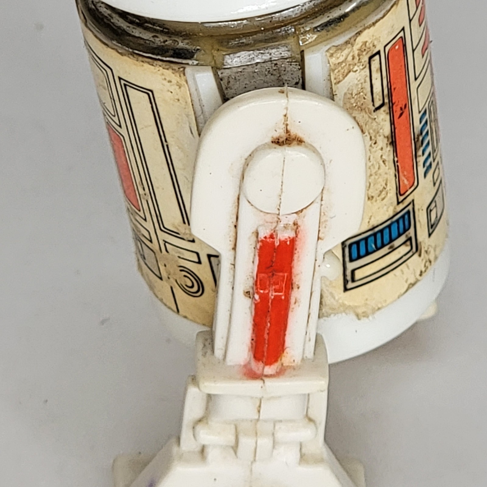 R5-D4 (Arfive-Defour) sold