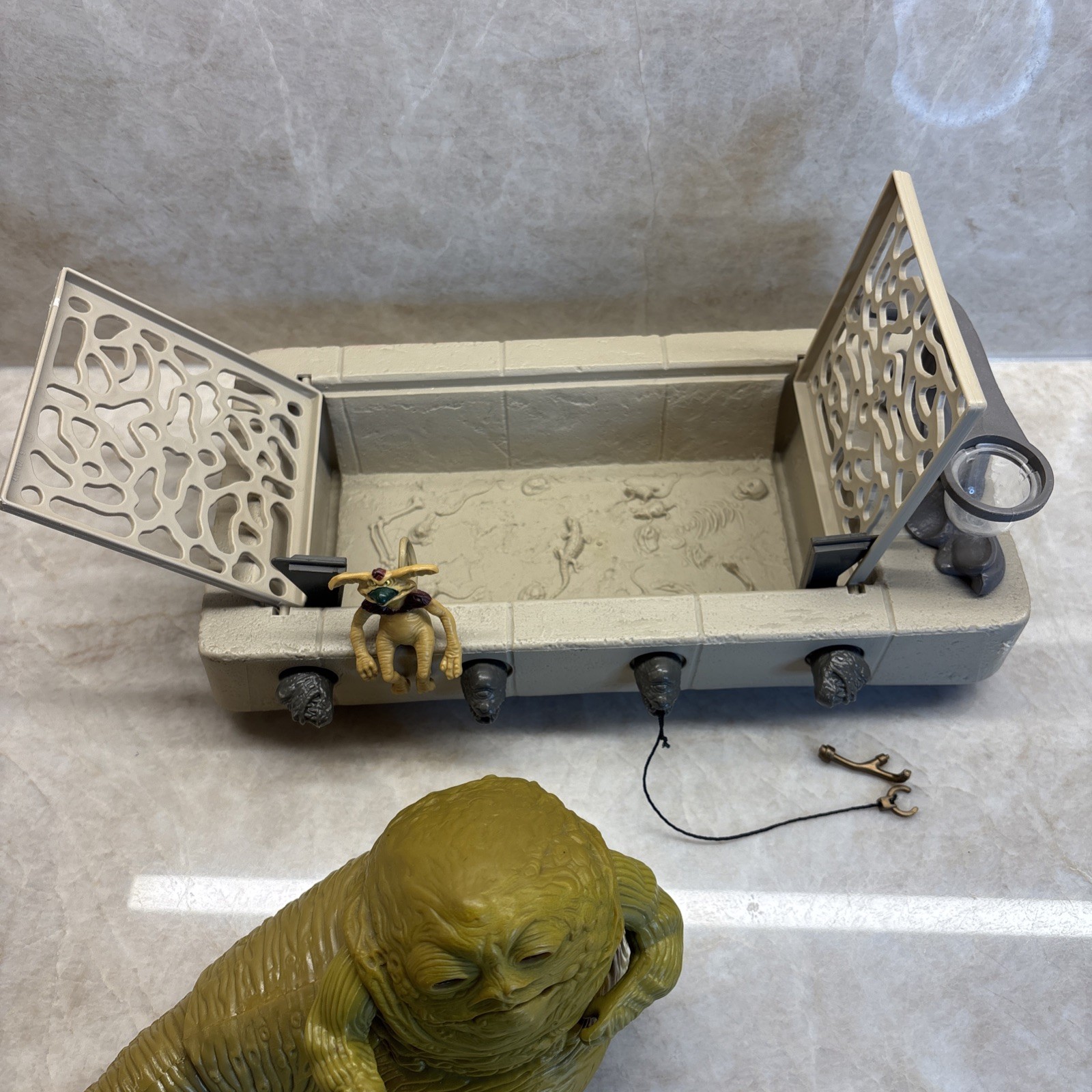 Jabba the Hutt Action Playset sold
