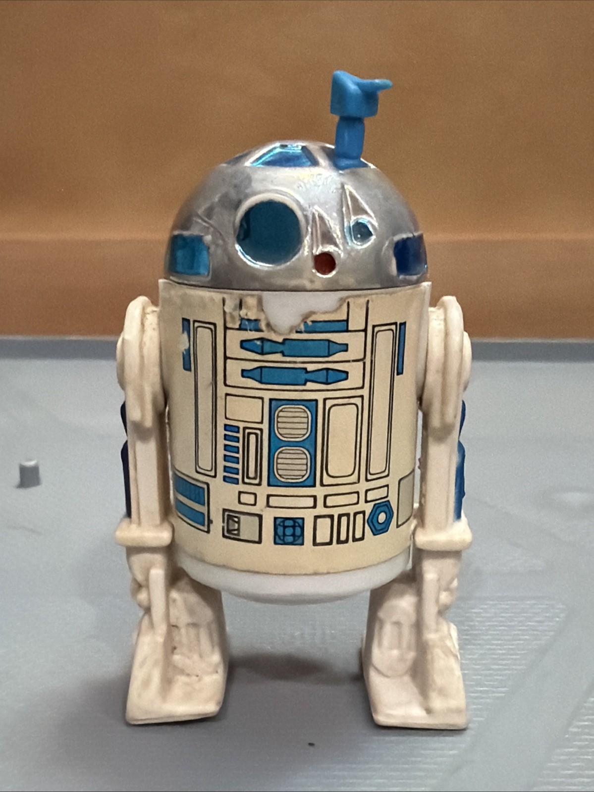 R2-D2 (Artoo-Detoo) (with Sensorscope) sold