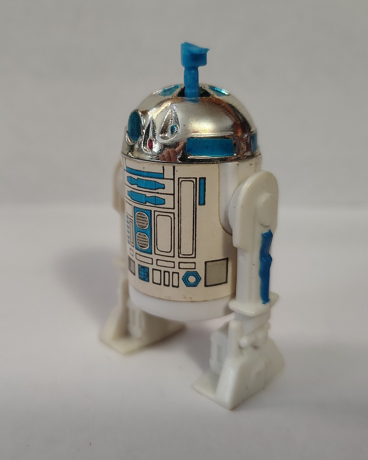 R2-D2 (Artoo-Detoo) (with Sensorscope) sold