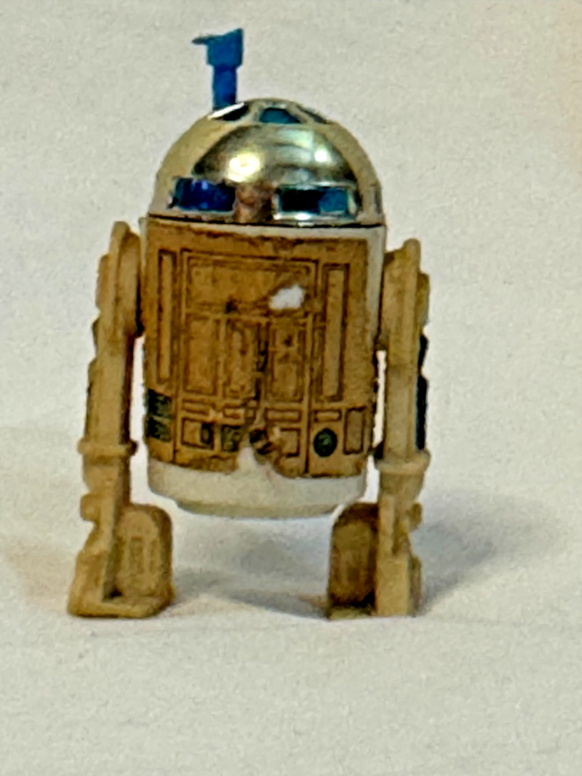 R2-D2 (Artoo-Detoo) (with Sensorscope) sold