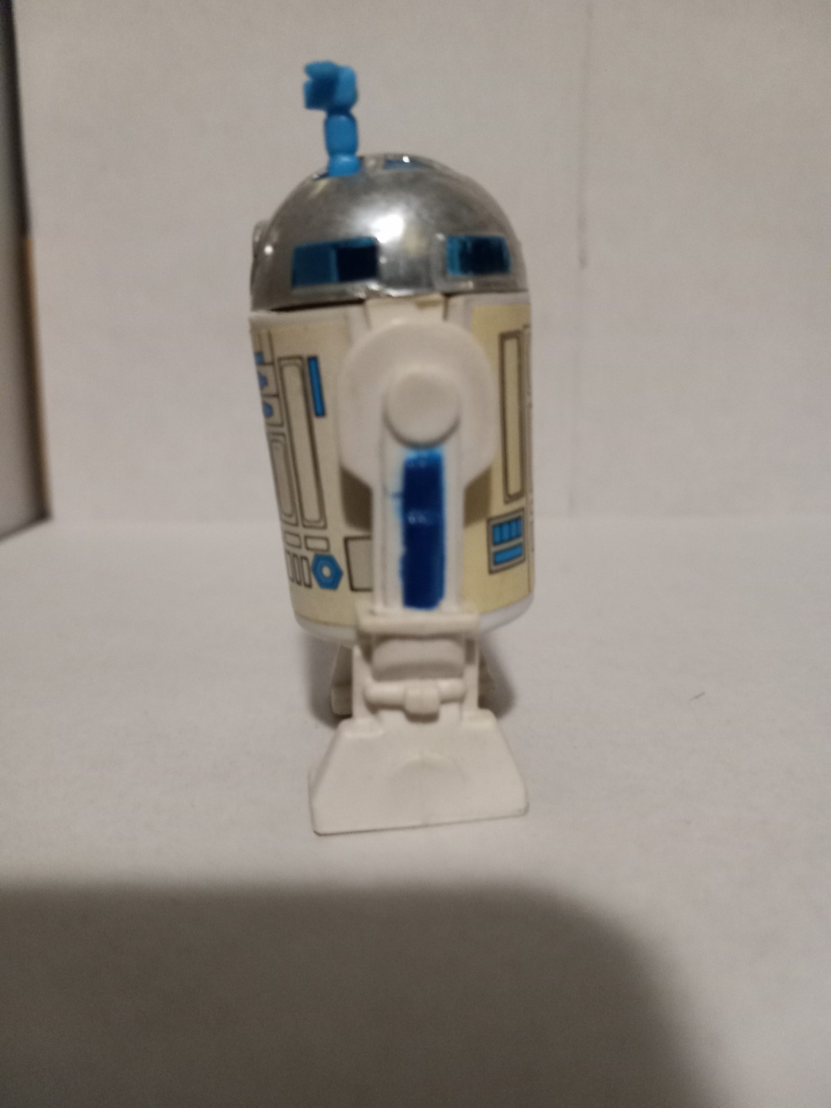 R2-D2 (Artoo-Detoo) (with Sensorscope) sold