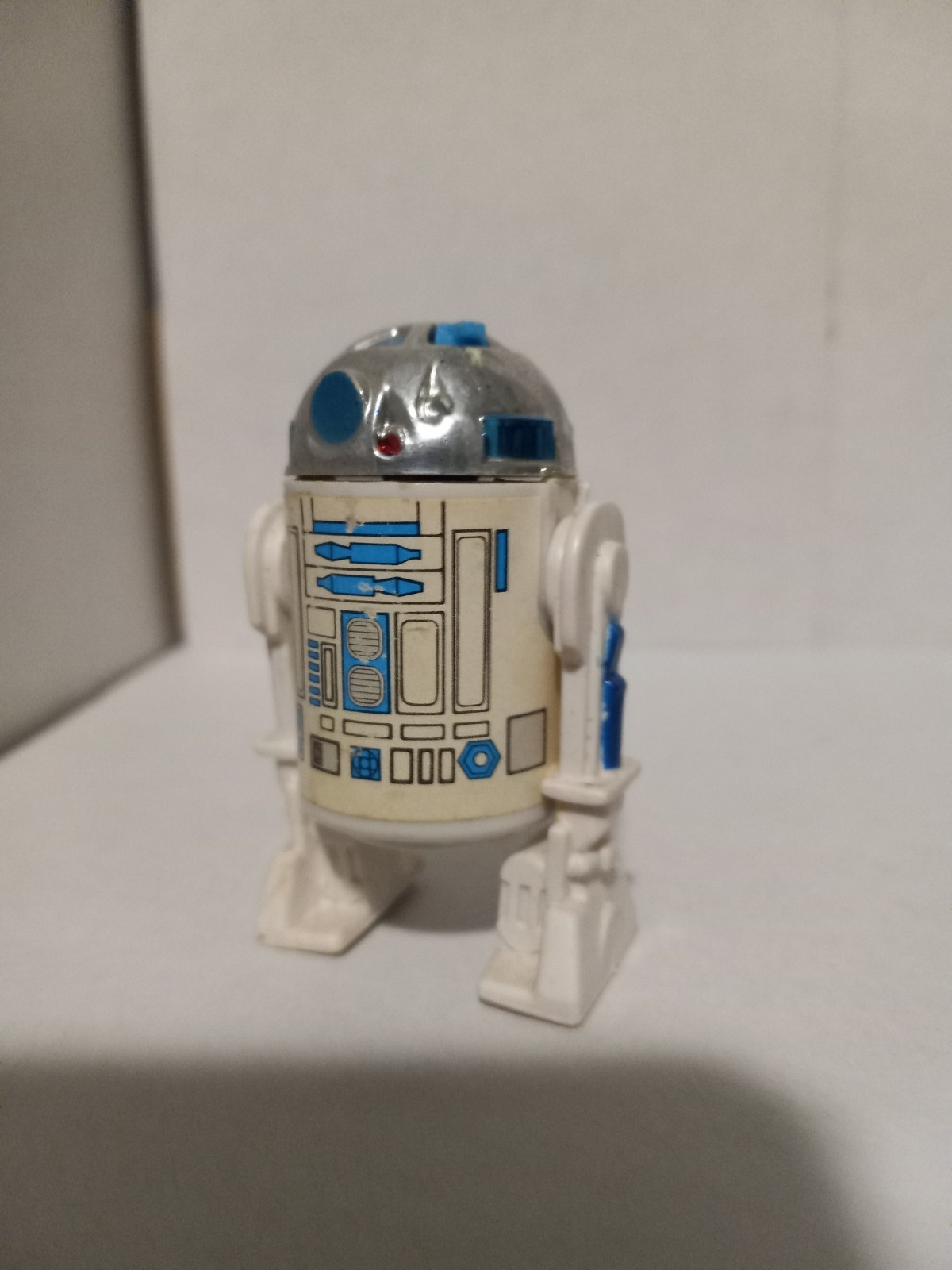 R2-D2 (Artoo-Detoo) (with Sensorscope) sold