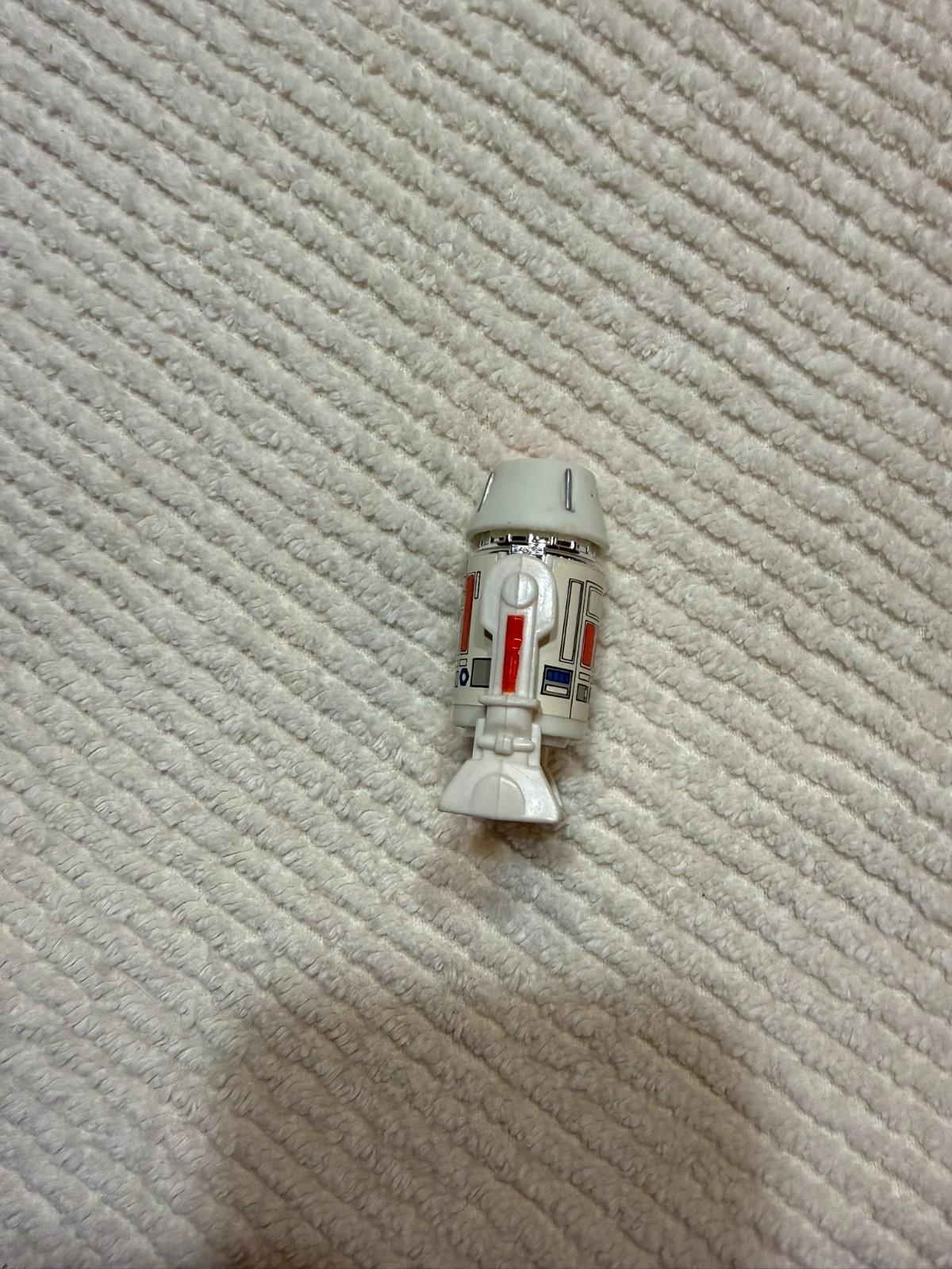 R5-D4 (Arfive-Defour) sold