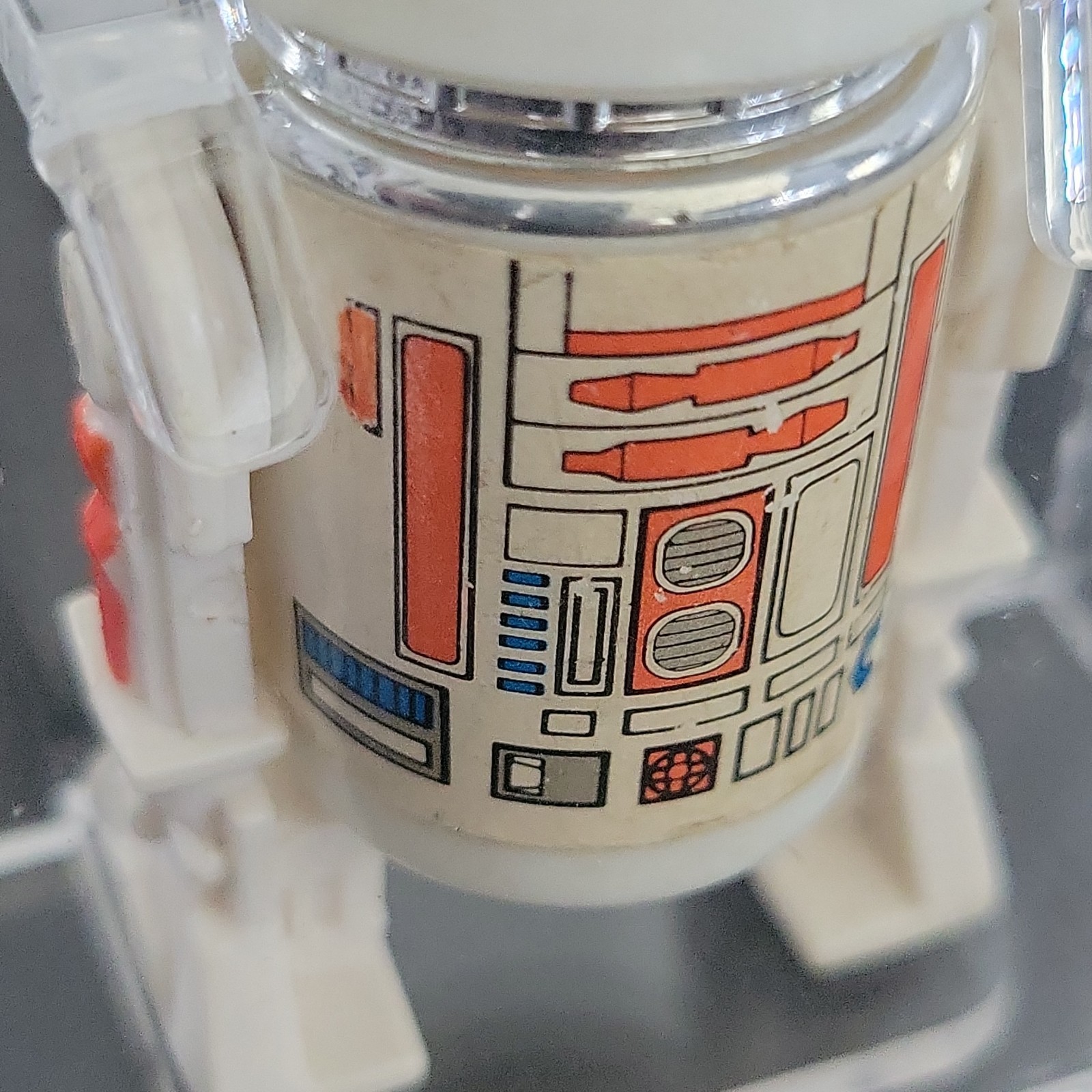 R5-D4 (Arfive-Defour) sold