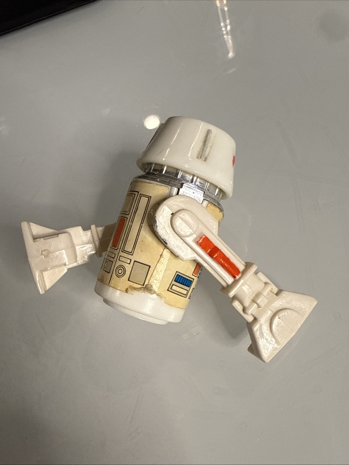 R5-D4 (Arfive-Defour) sold