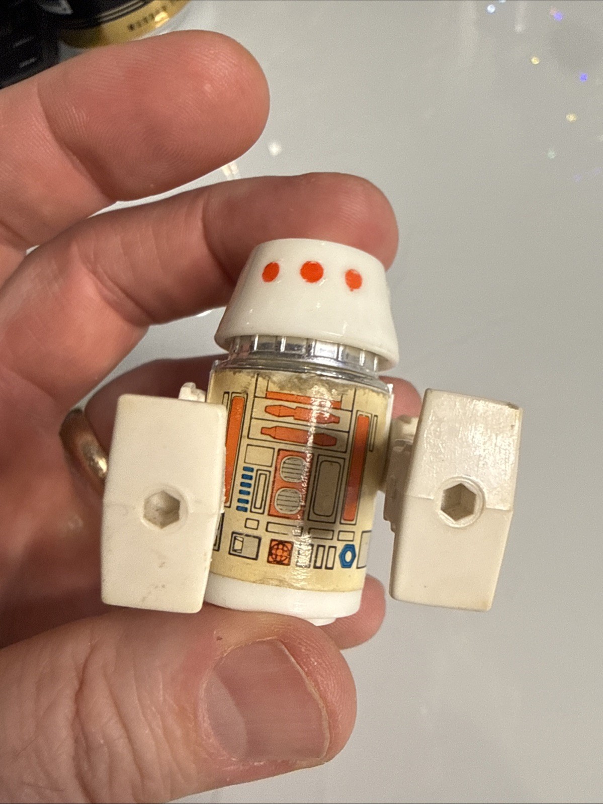 R5-D4 (Arfive-Defour) sold