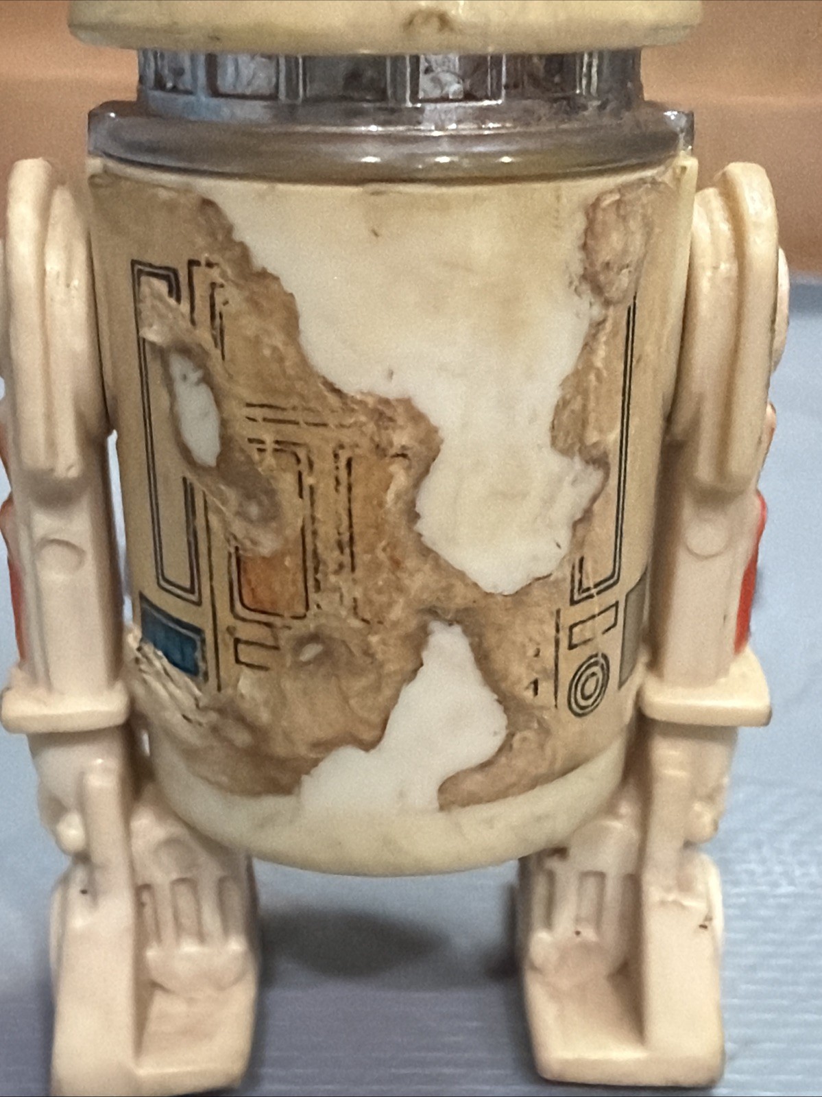 R5-D4 (Arfive-Defour) sold