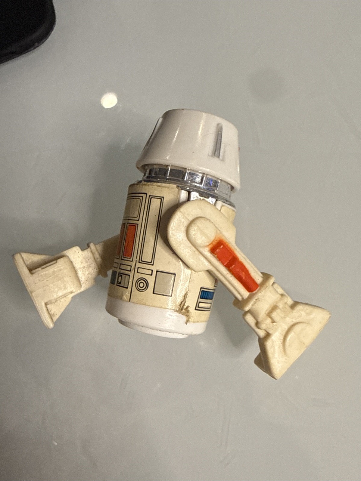 R5-D4 (Arfive-Defour) sold