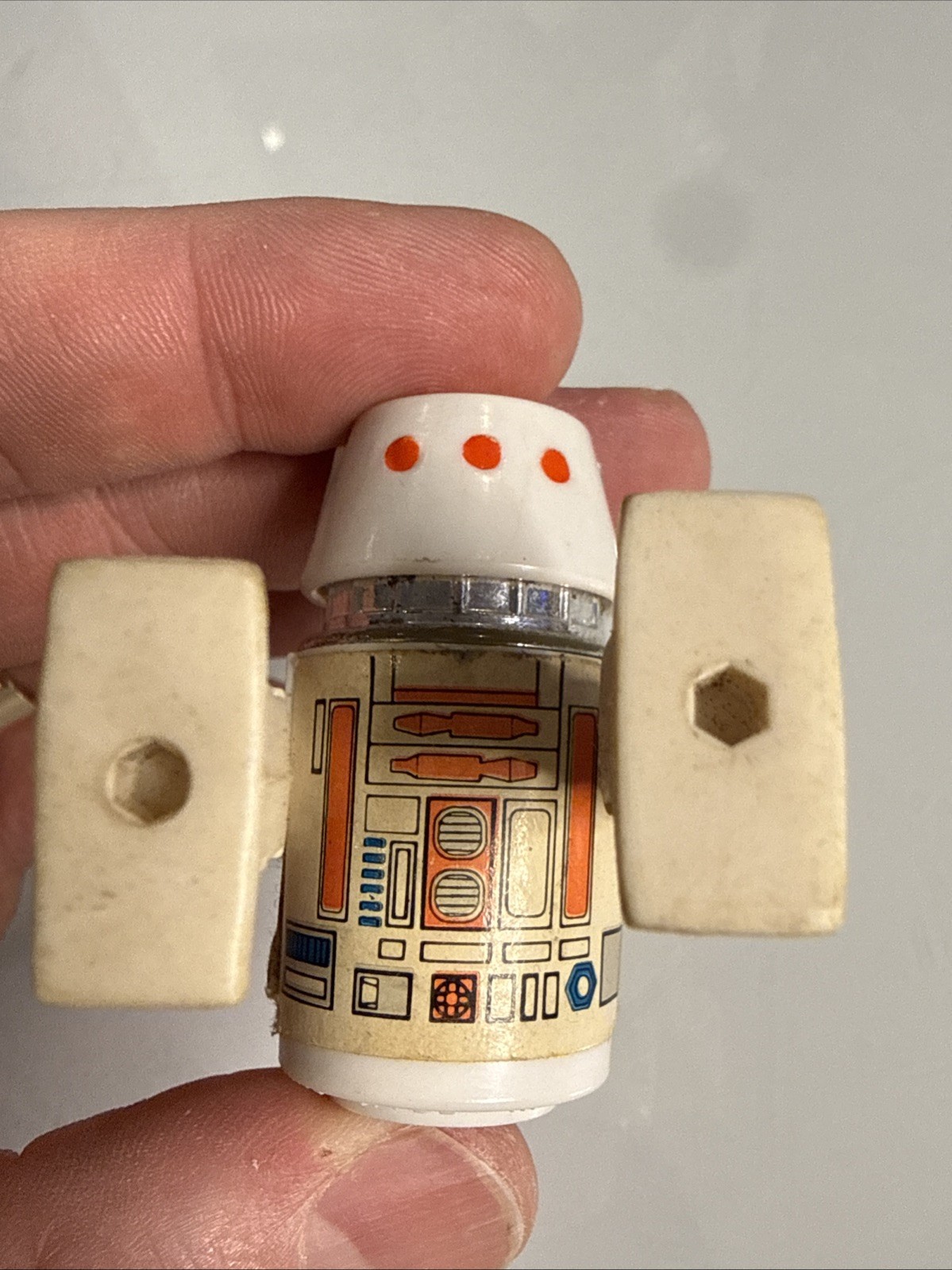 R5-D4 (Arfive-Defour) sold