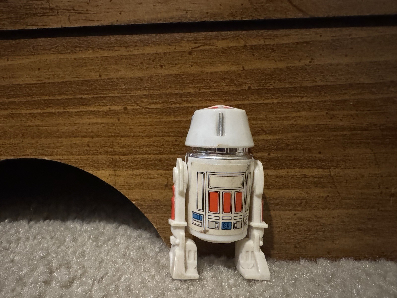 R5-D4 (Arfive-Defour) sold