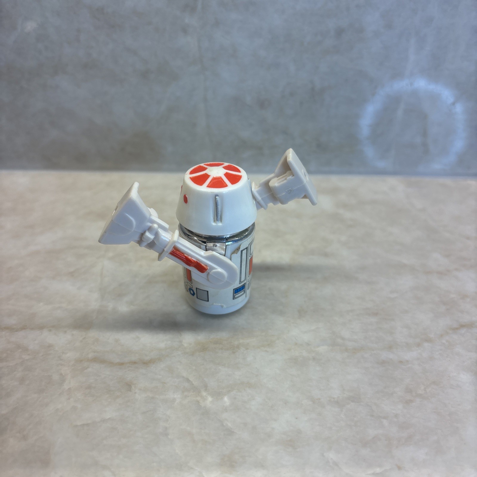 R5-D4 (Arfive-Defour) sold