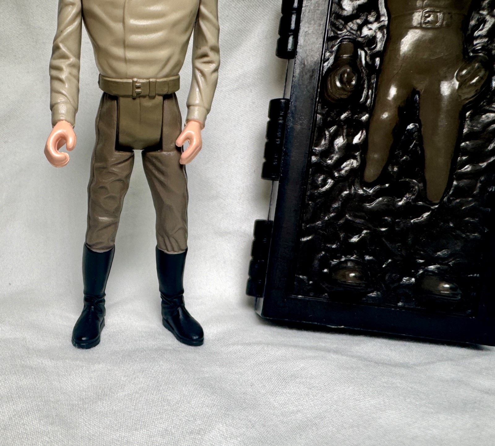 Han Solo (In Carbonite Chamber) sold