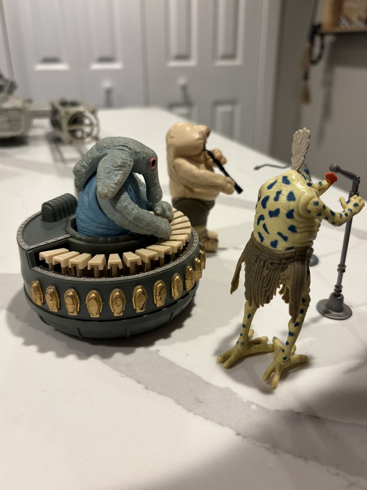 Sy Snootles & The Rebo Band sold