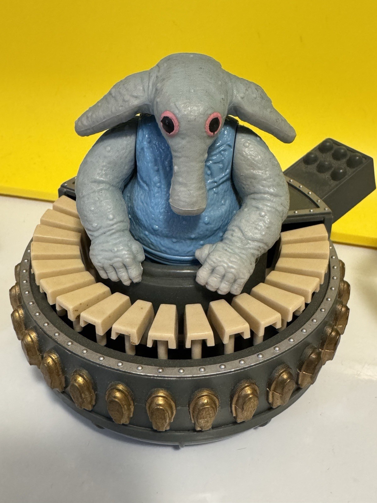 Sy Snootles & The Rebo Band sold