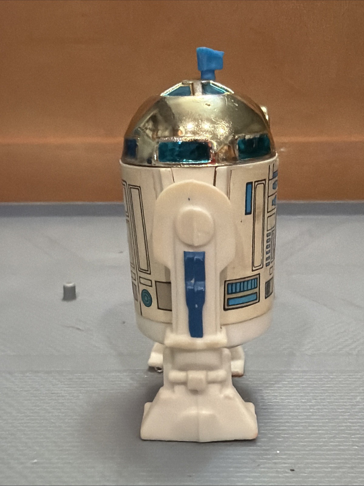 R2-D2 (Artoo-Detoo) (with Sensorscope) sold