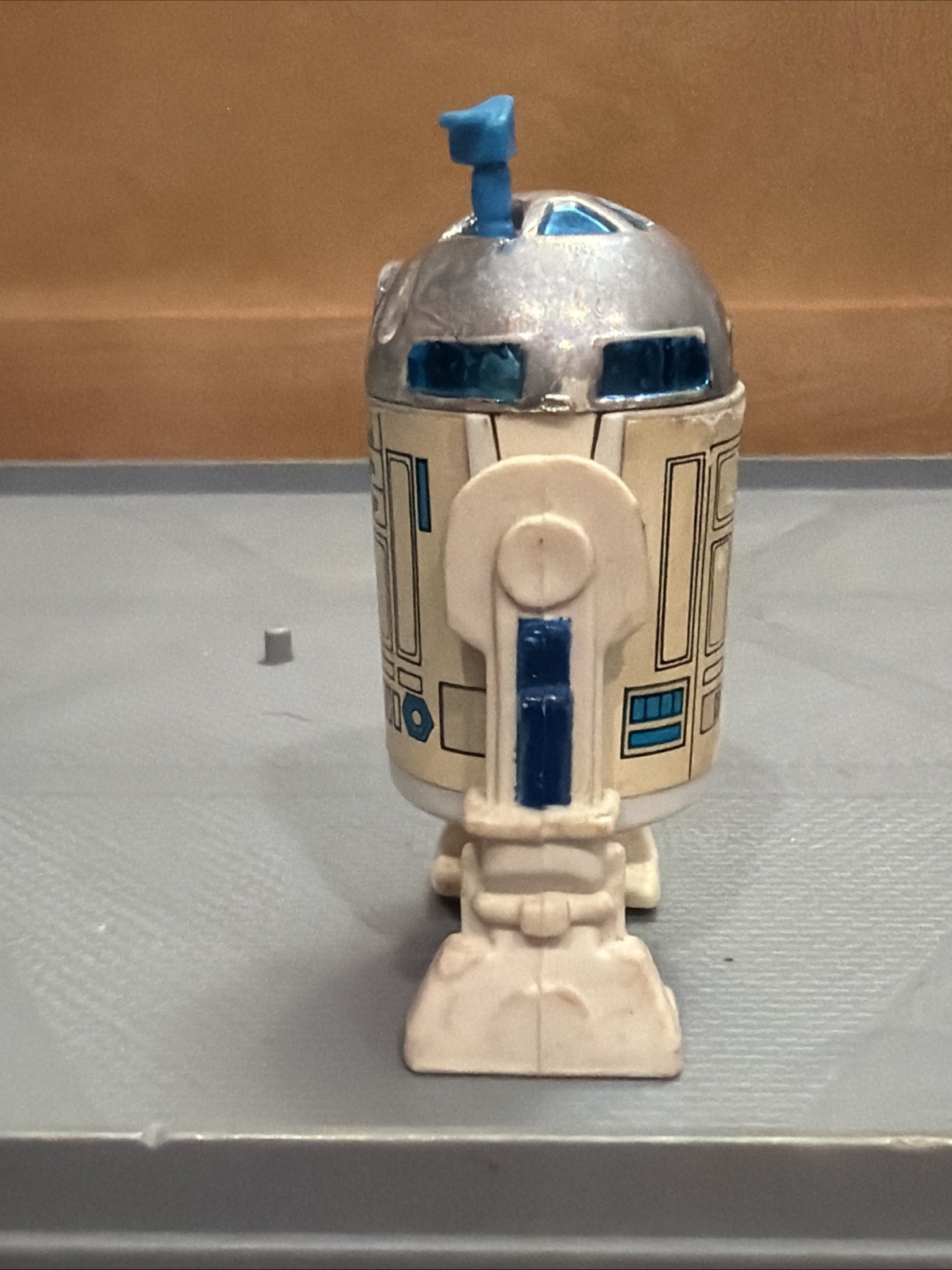 R2-D2 (Artoo-Detoo) (with Sensorscope) sold