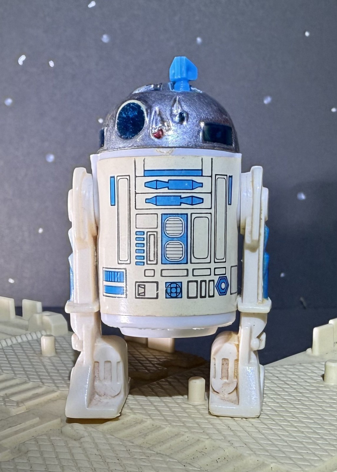 R2-D2 (Artoo-Detoo) (with Sensorscope) sold