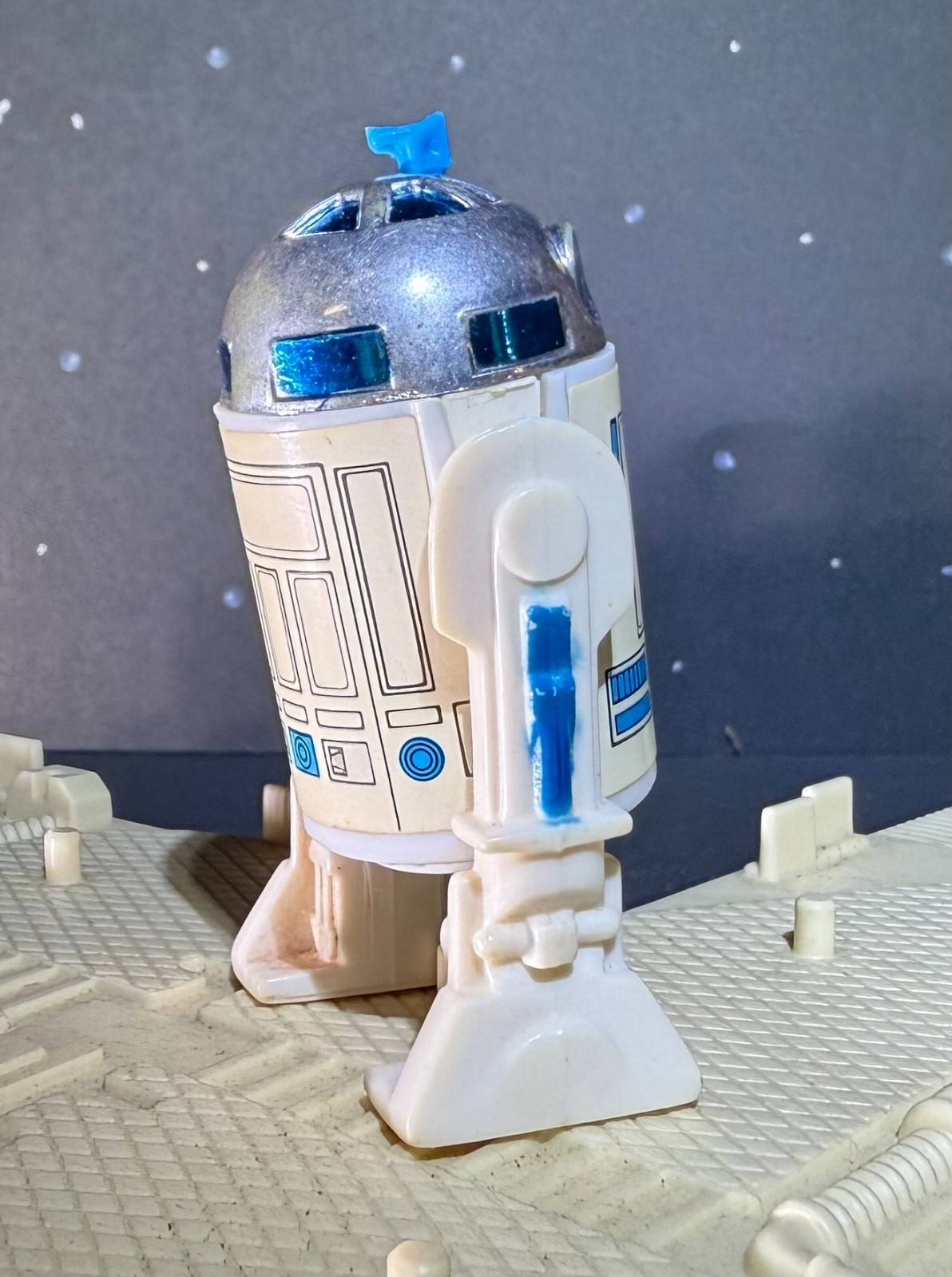R2-D2 (Artoo-Detoo) (with Sensorscope) sold