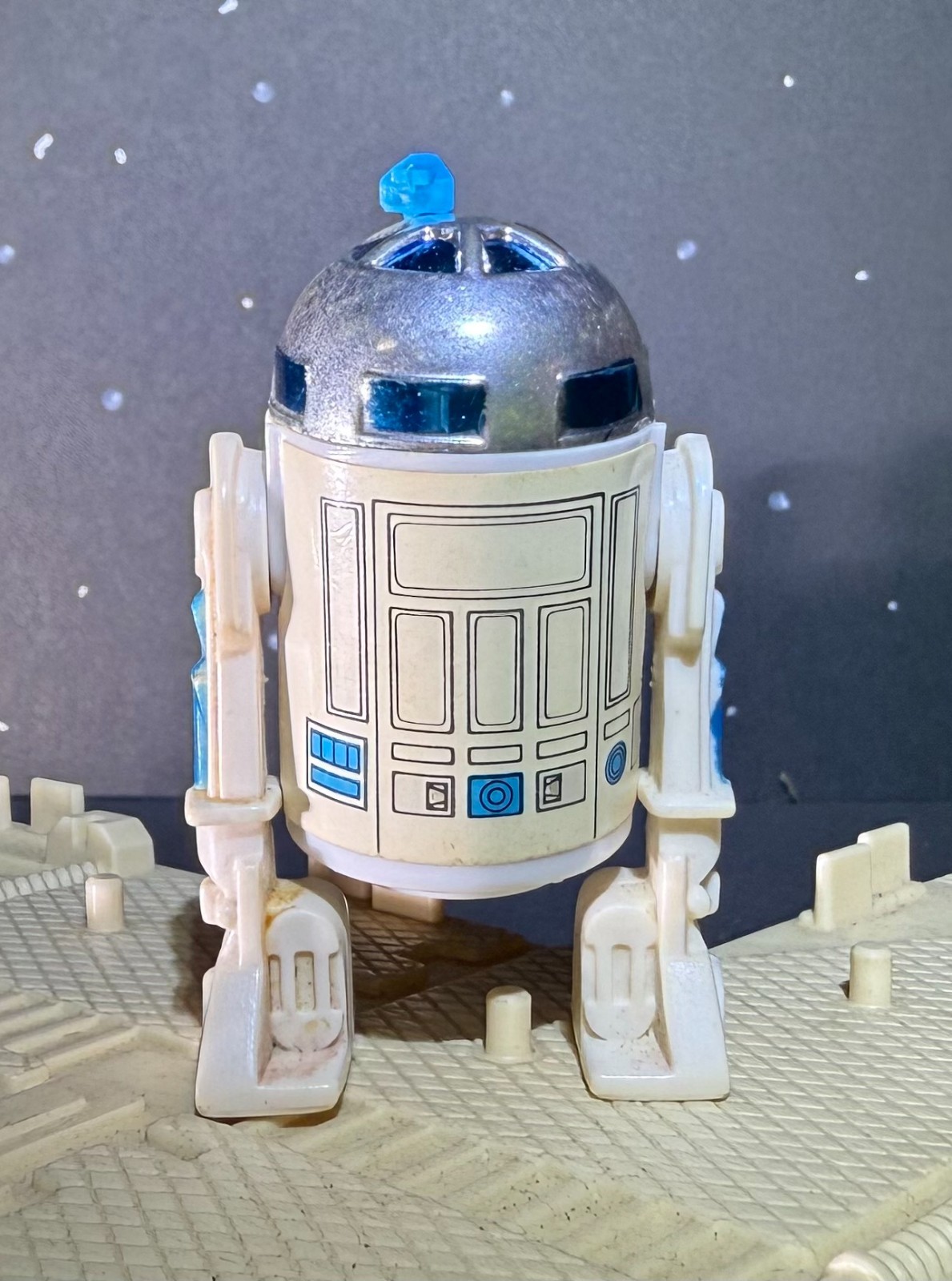 R2-D2 (Artoo-Detoo) (with Sensorscope) sold