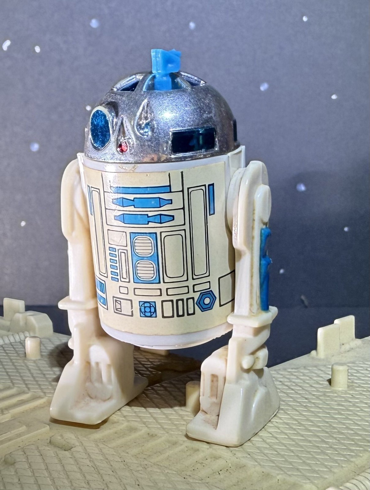 R2-D2 (Artoo-Detoo) (with Sensorscope) sold