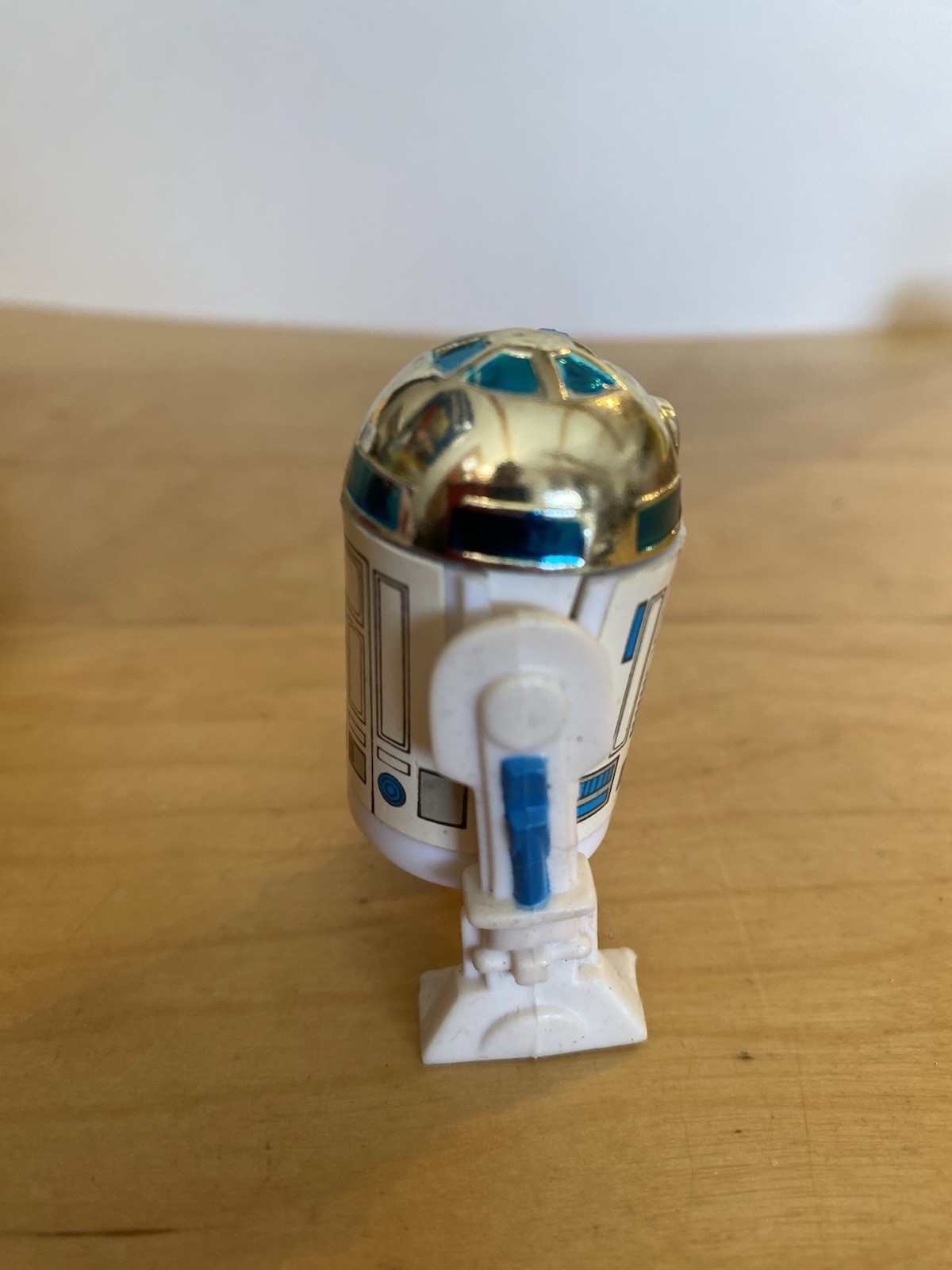 R2-D2 (Artoo-Detoo) (with Sensorscope) sold