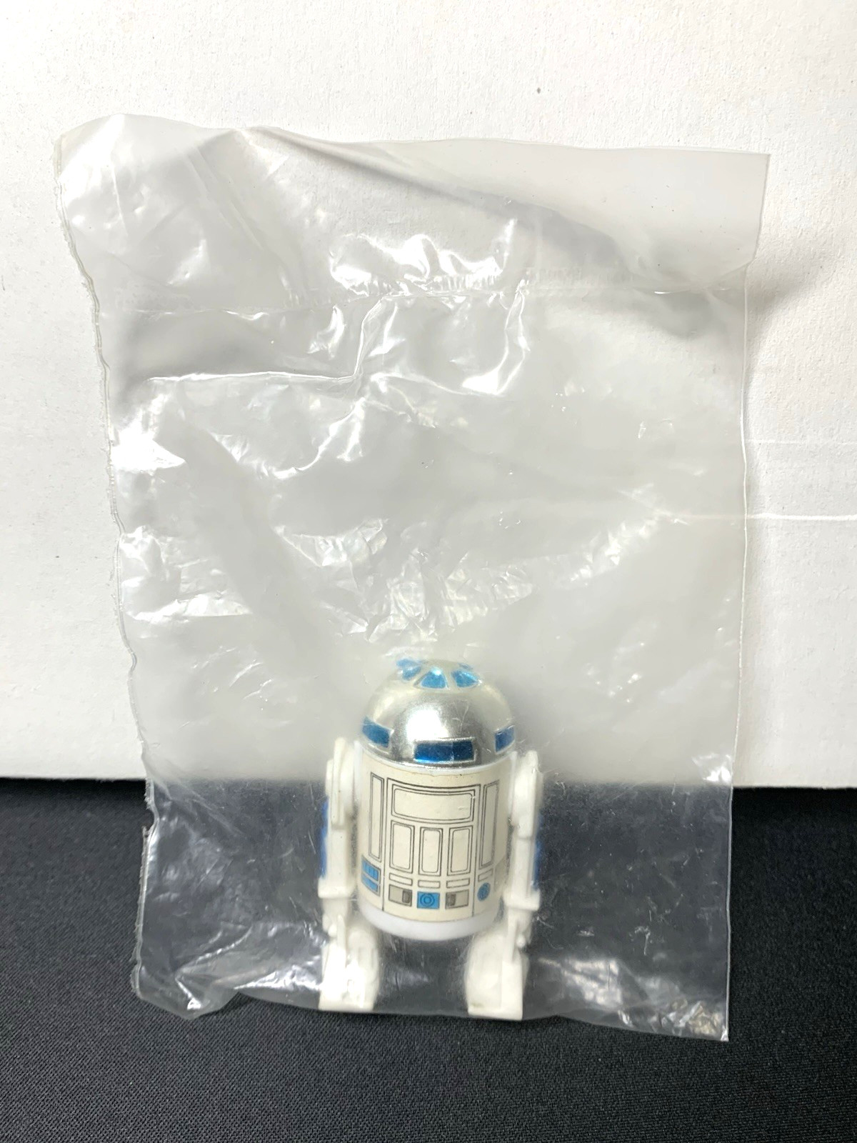 R2-D2 (Artoo-Detoo) (with Sensorscope) sold