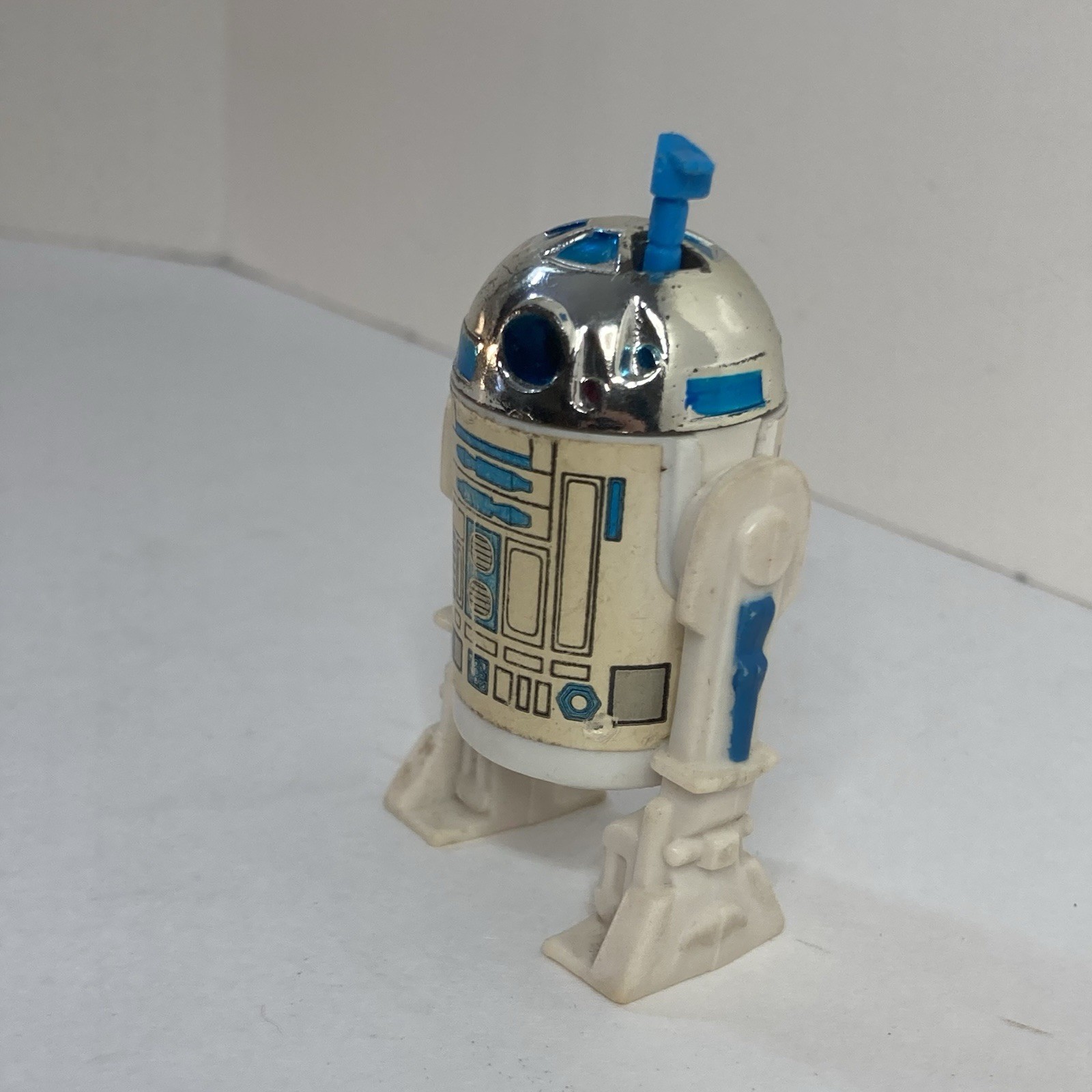 R2-D2 (Artoo-Detoo) (with Sensorscope) sold