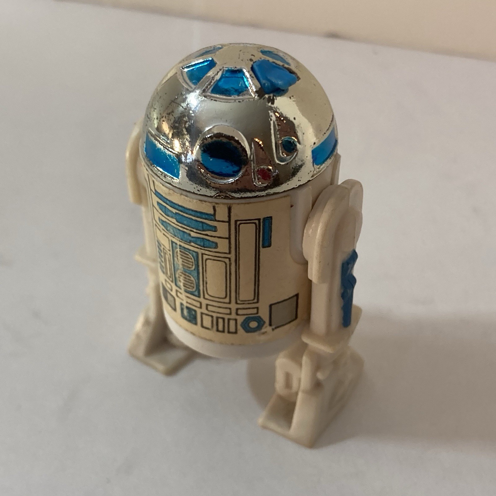 R2-D2 (Artoo-Detoo) (with Sensorscope) sold