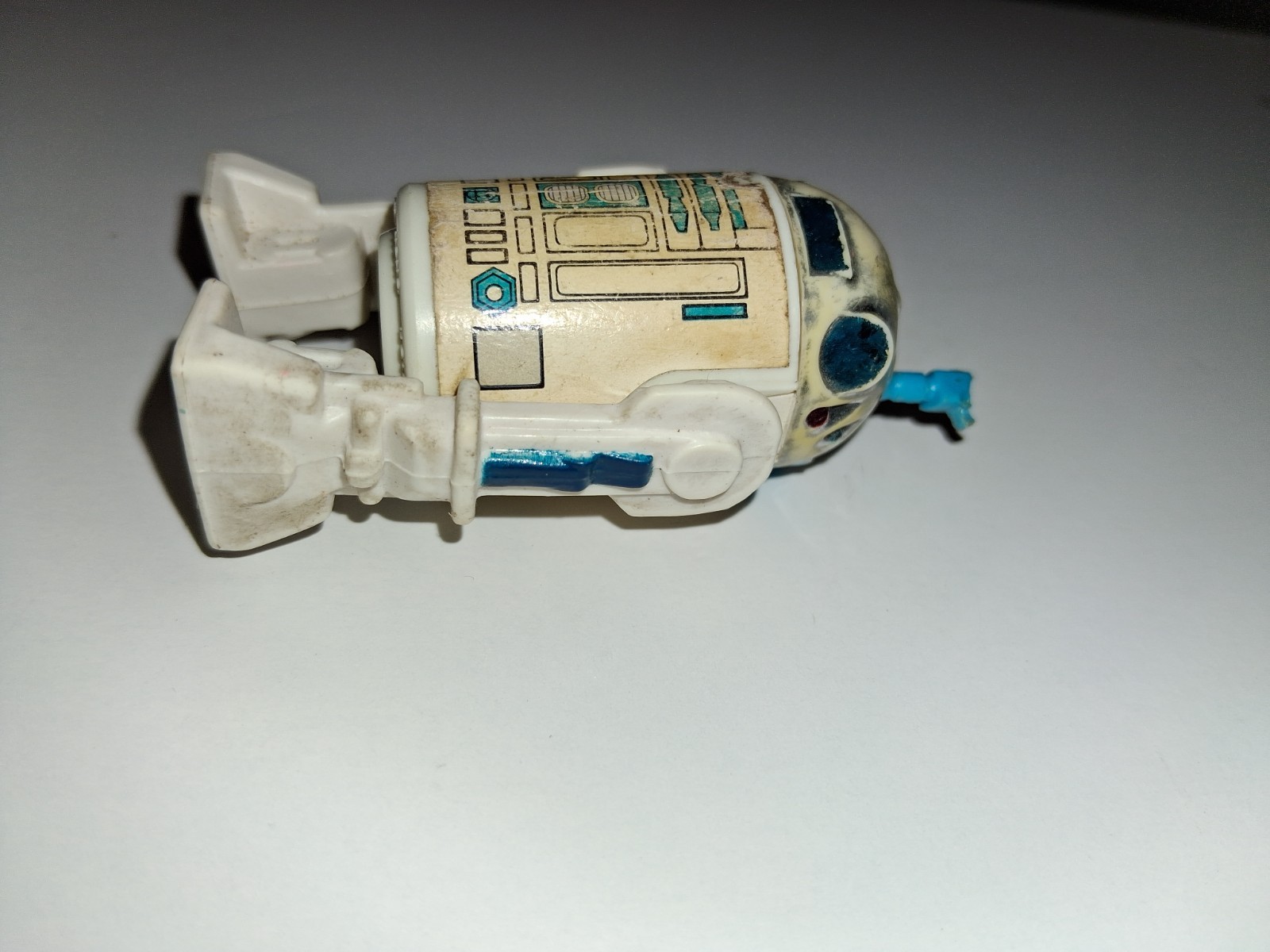 R2-D2 (Artoo-Detoo) (with Sensorscope) sold