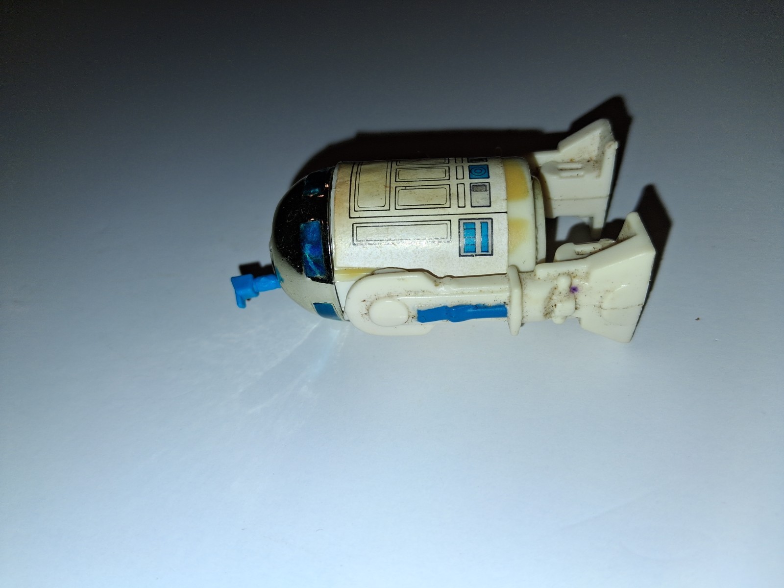 R2-D2 (Artoo-Detoo) (with Sensorscope) sold