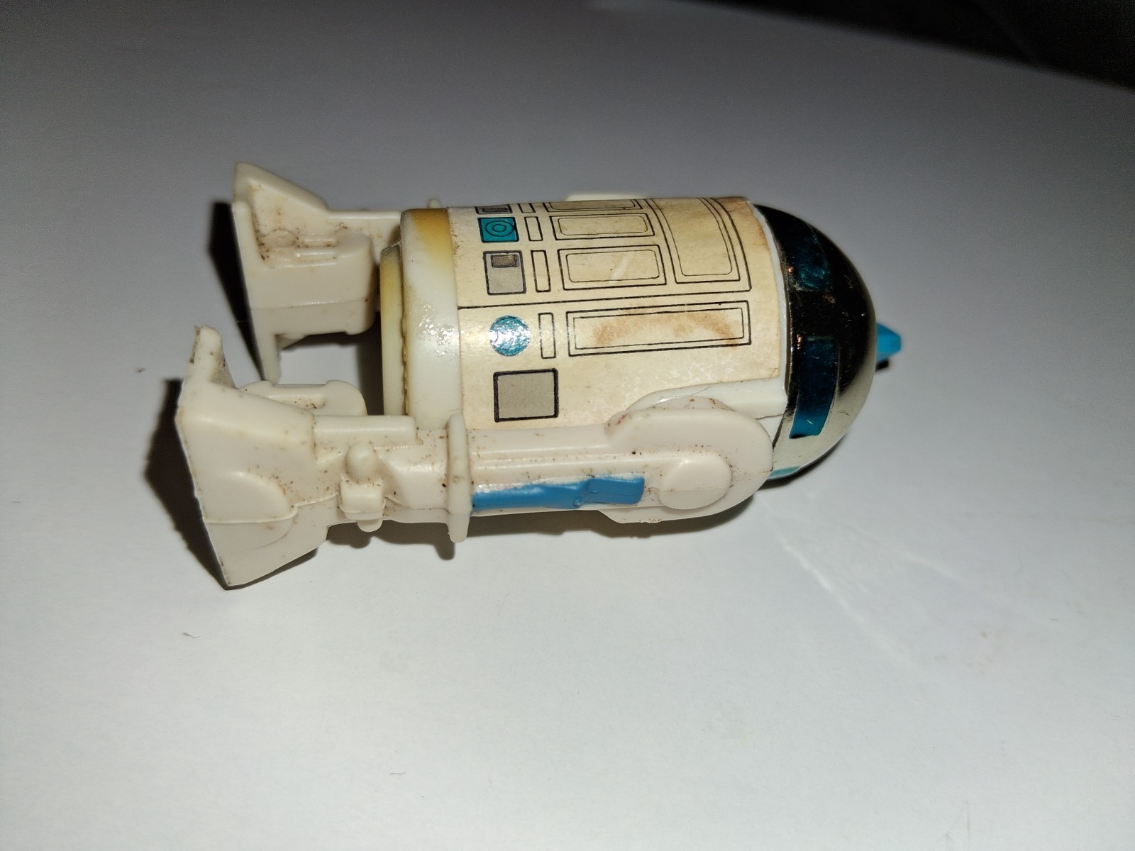 R2-D2 (Artoo-Detoo) (with Sensorscope) sold