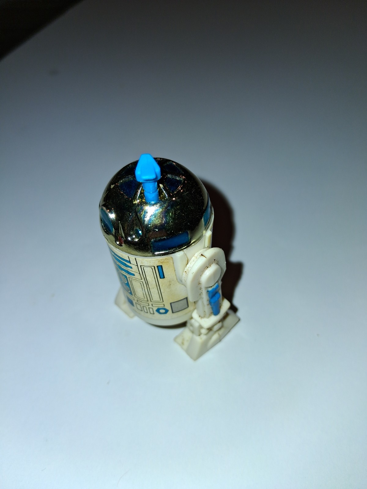 R2-D2 (Artoo-Detoo) (with Sensorscope) sold