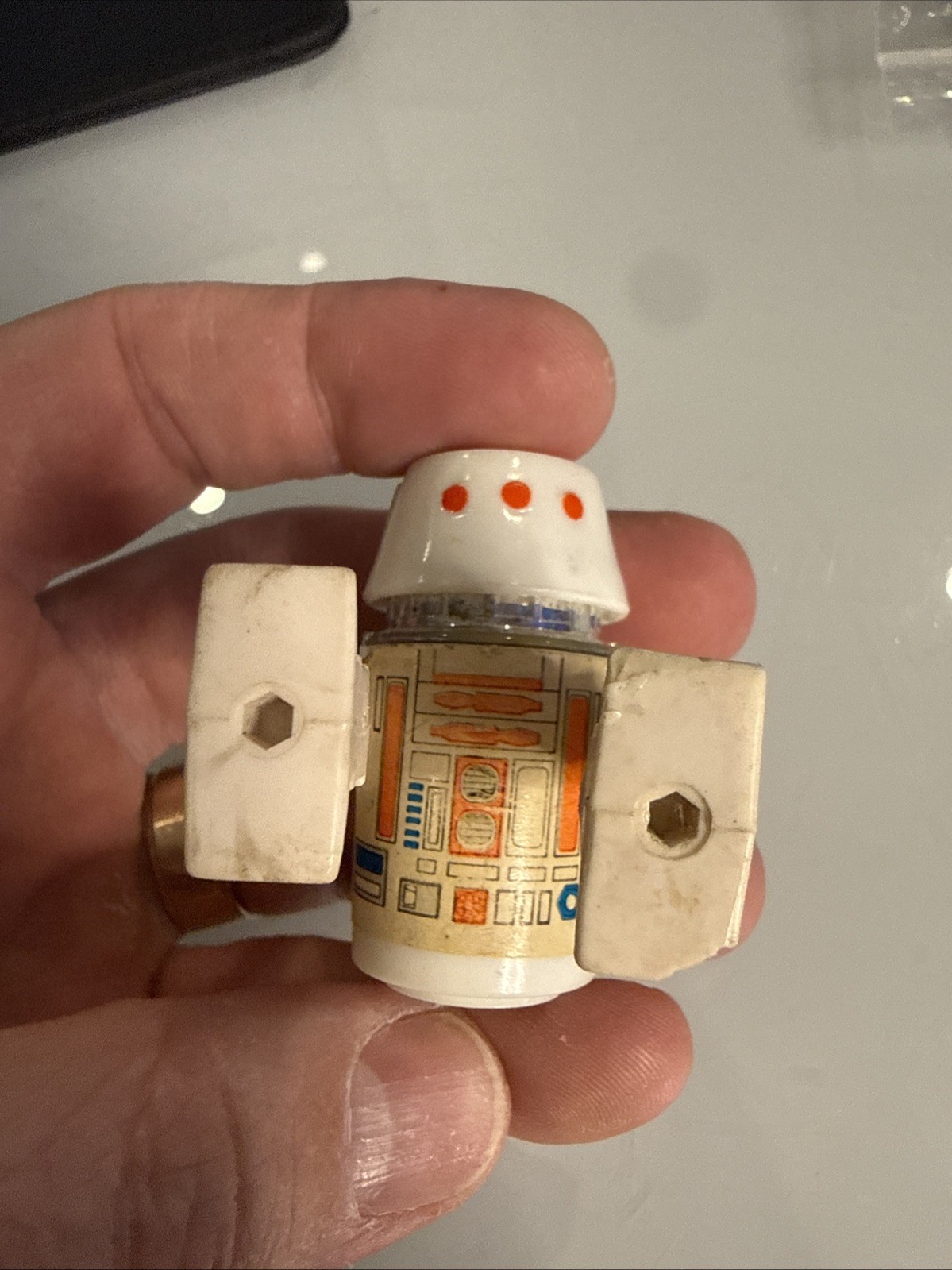 R5-D4 (Arfive-Defour) sold