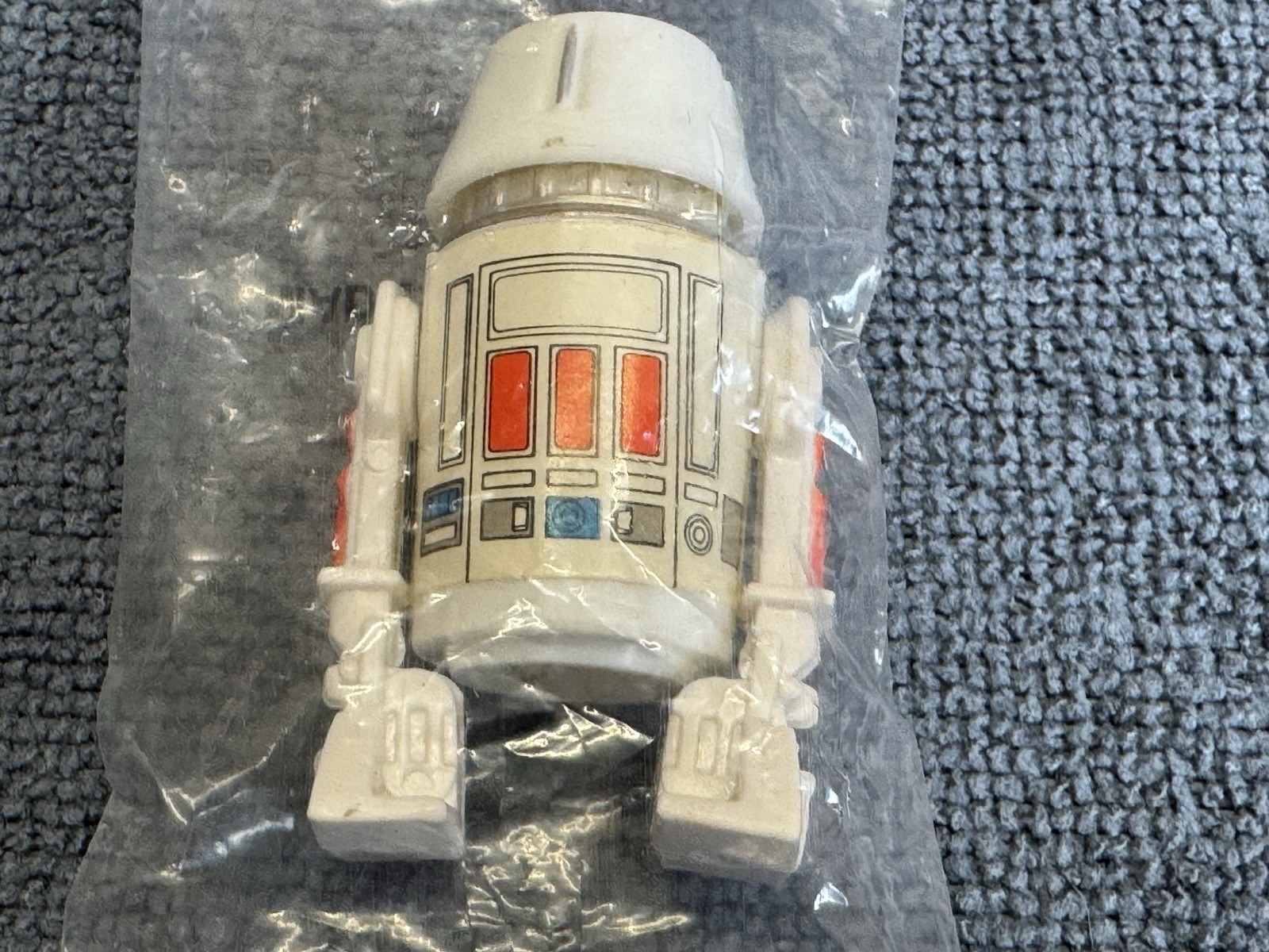 R5-D4 (Arfive-Defour) sold