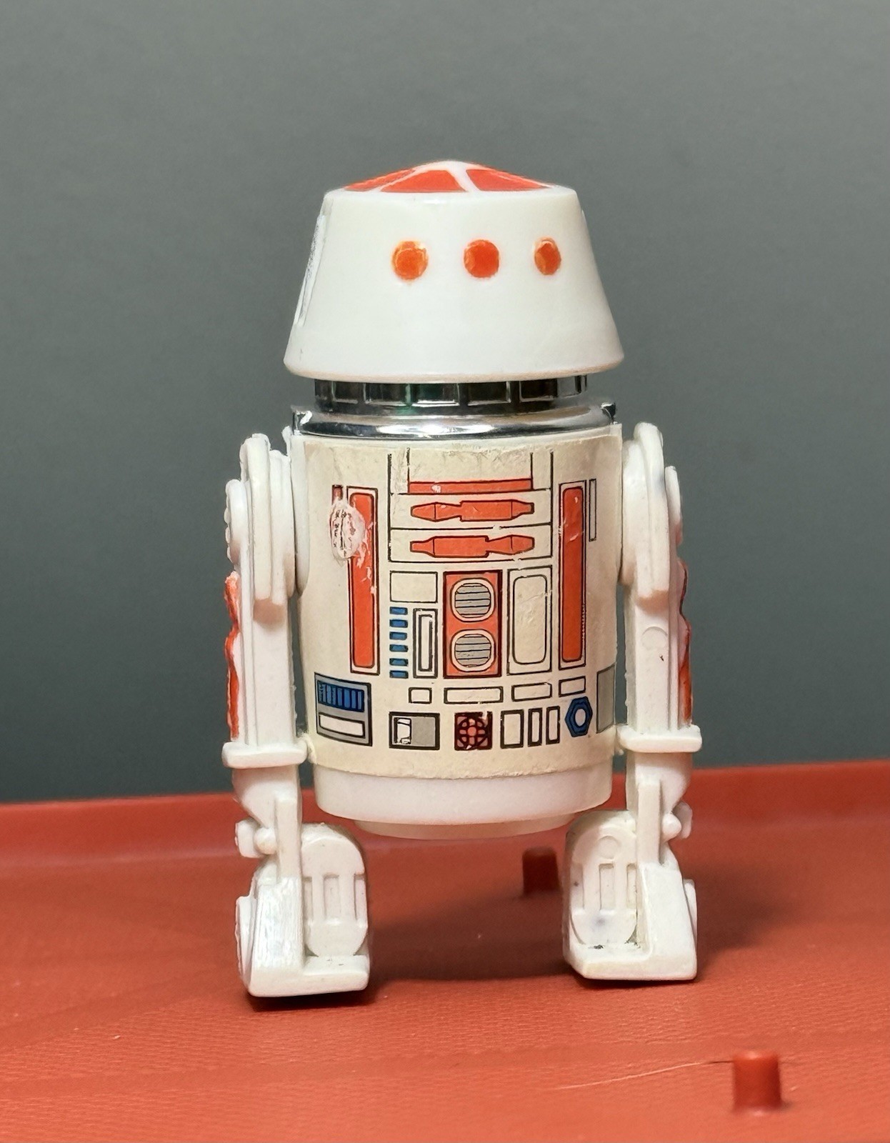 R5-D4 (Arfive-Defour) sold