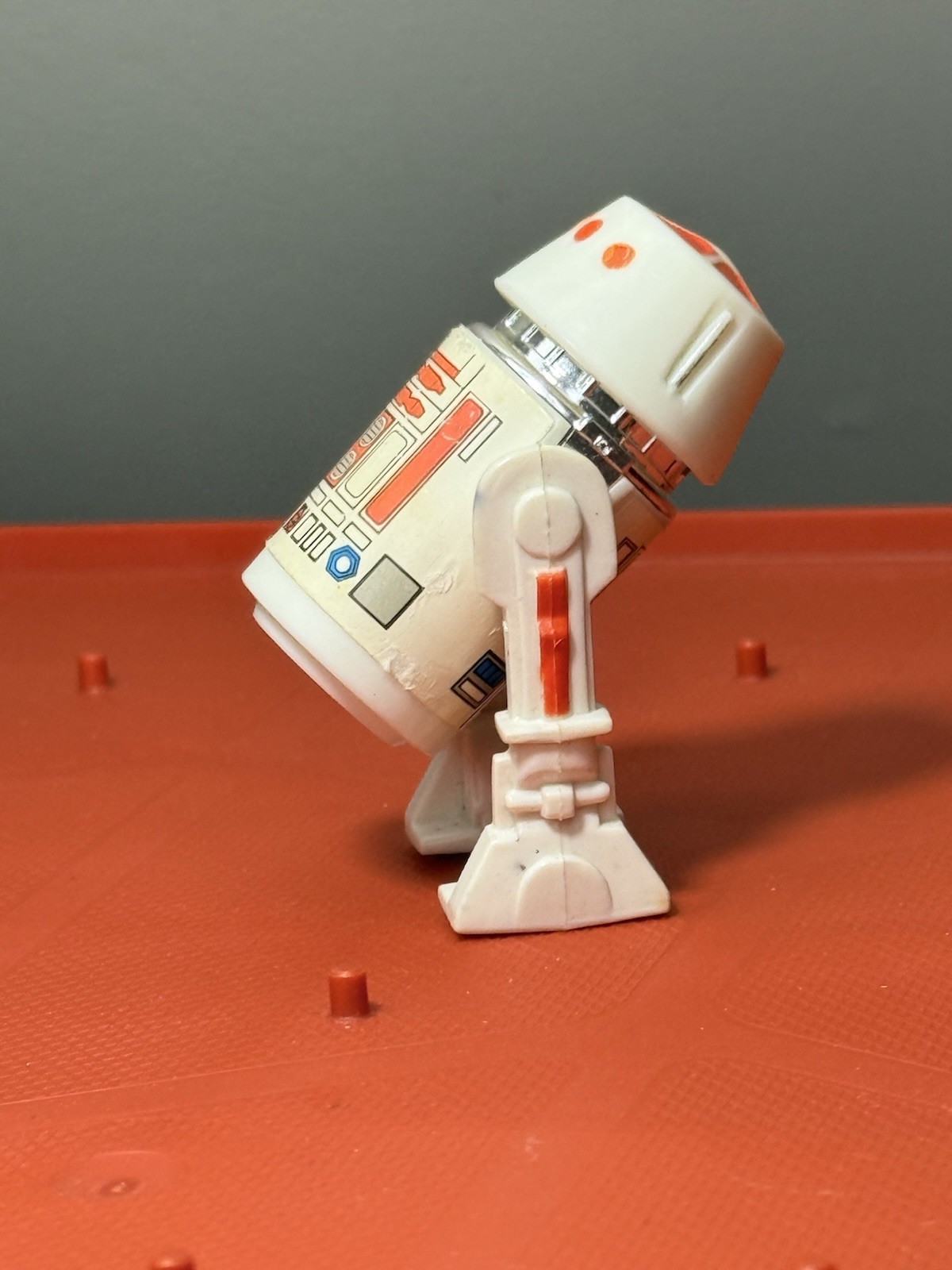 R5-D4 (Arfive-Defour) sold