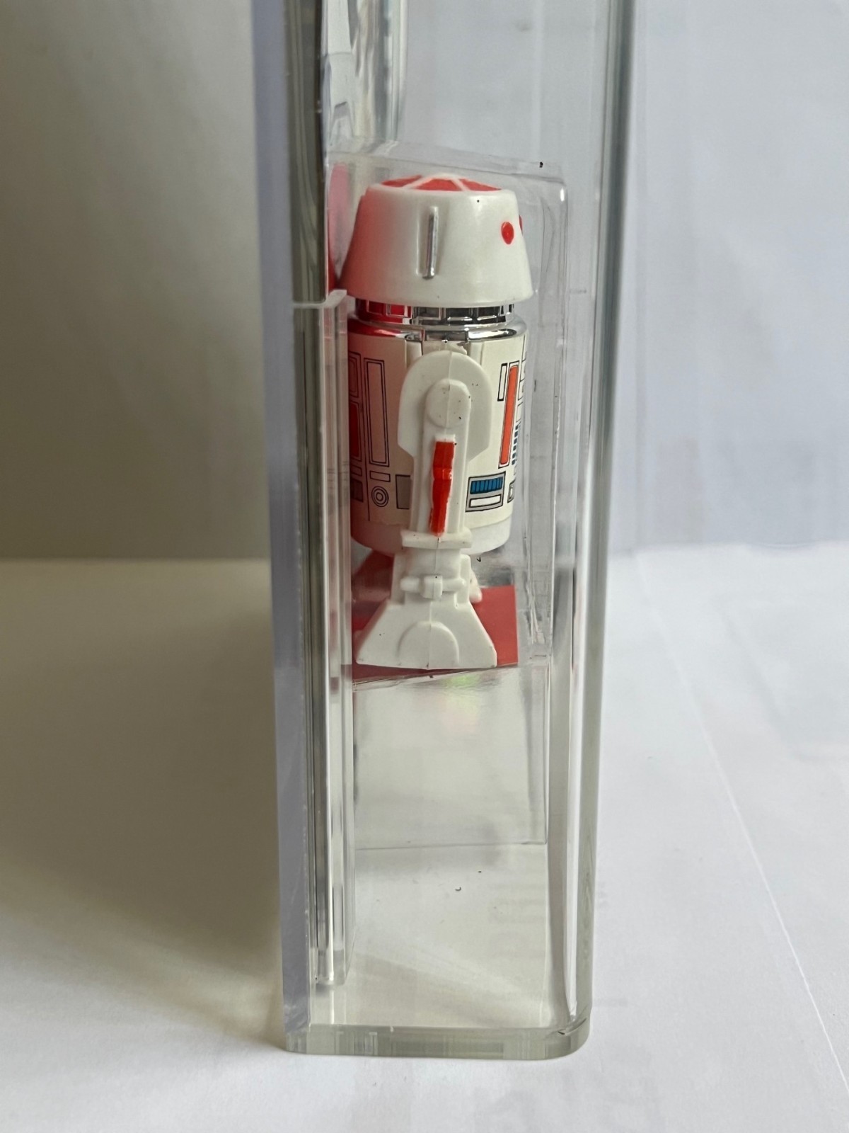 R5-D4 (Arfive-Defour) sold
