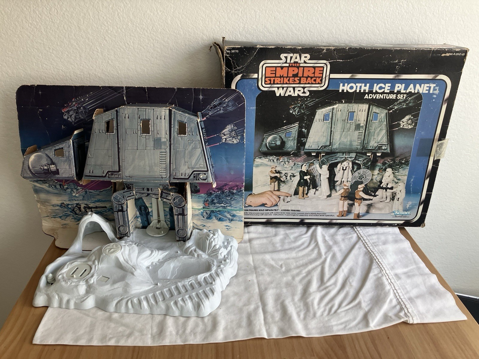 Hoth Ice Planet Adventure Set sold