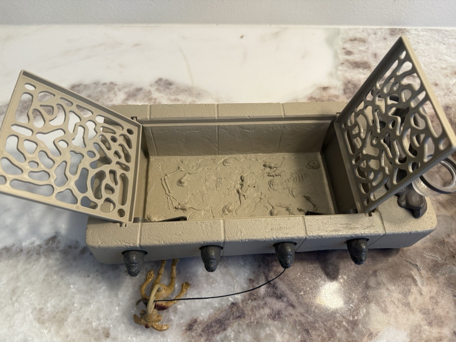 Jabba the Hutt Action Playset sold