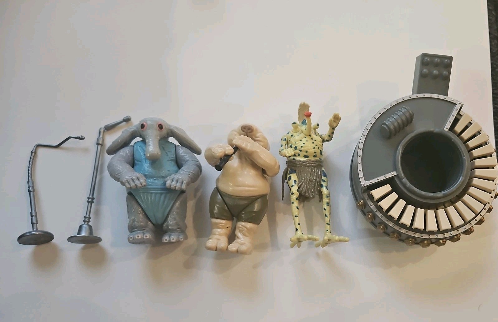 Sy Snootles & The Rebo Band sold