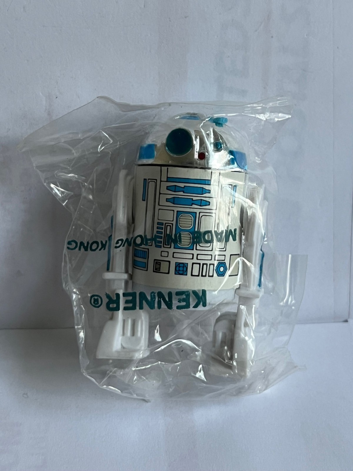 R2-D2 (Artoo-Detoo) (with Sensorscope) sold