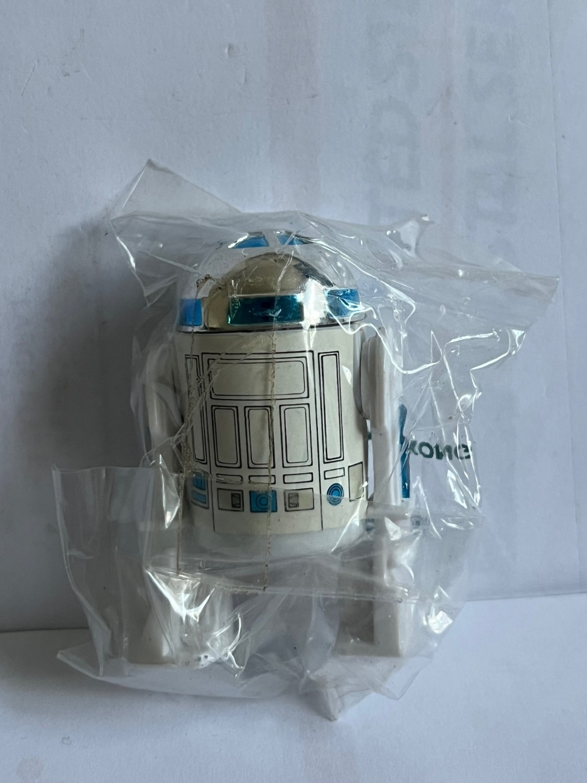 R2-D2 (Artoo-Detoo) (with Sensorscope) sold