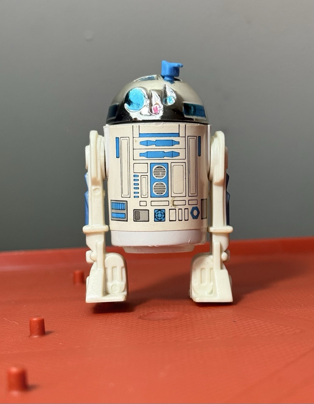 R2-D2 (Artoo-Detoo) (with Sensorscope) sold