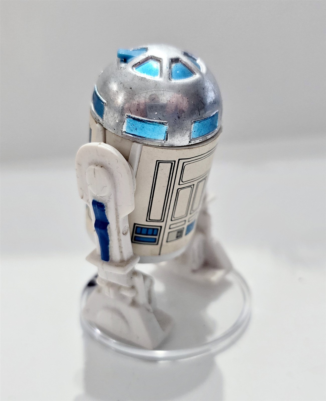 R2-D2 (Artoo-Detoo) (with Sensorscope) sold