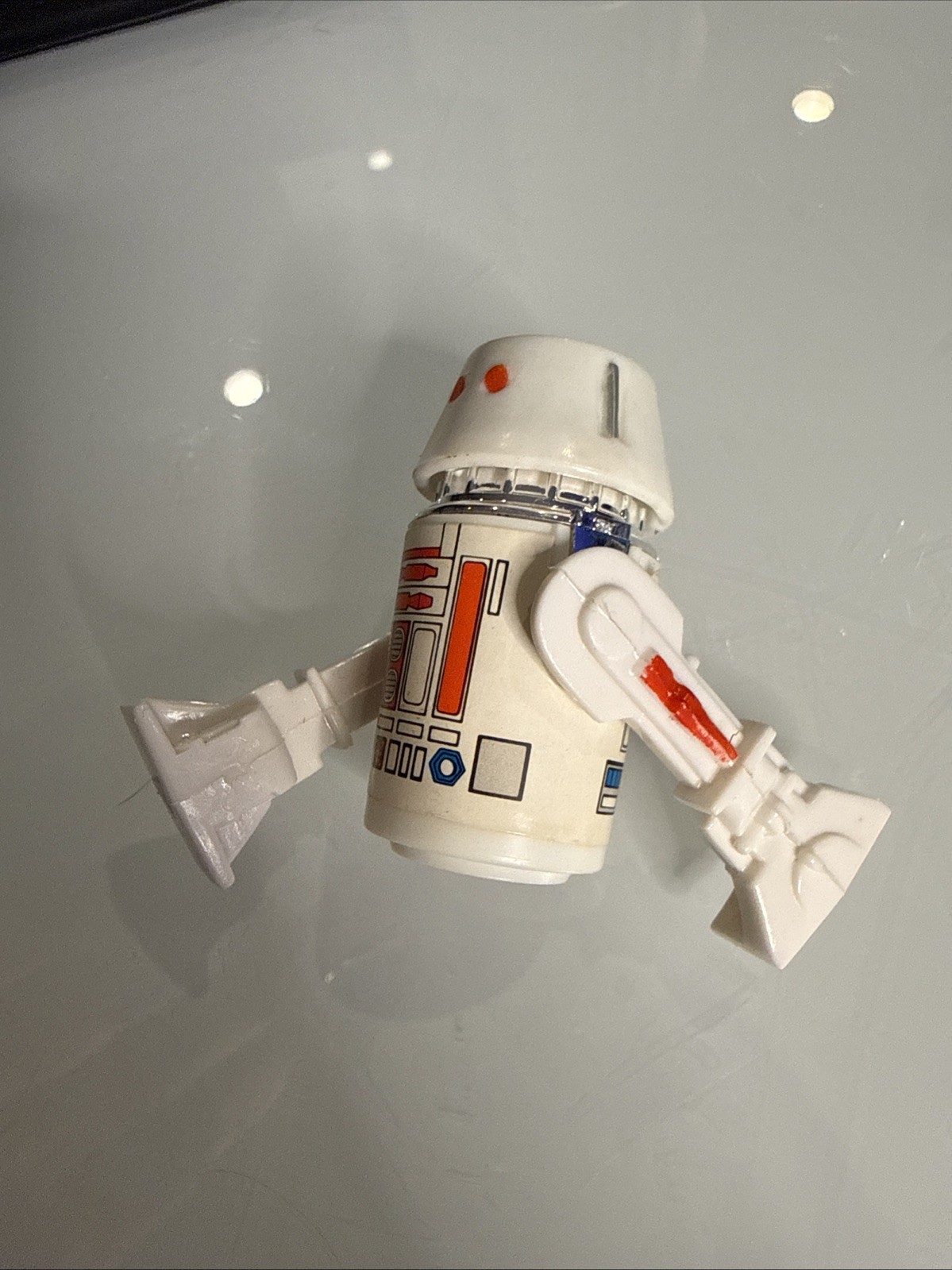 R5-D4 (Arfive-Defour) sold